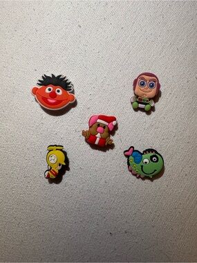 CROCS Colorful Character Jibbitz Charm Set — Orange, Pink, Green, Yellow, Purple